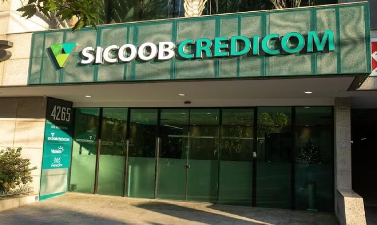 Presidente e diretor comercial representam a cooperativa em debates sobre inovação e futuro do setor.