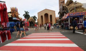 Festival Folclórico movimenta a cidade e transforma Parintins em vitrine viva da cultura amazônica.