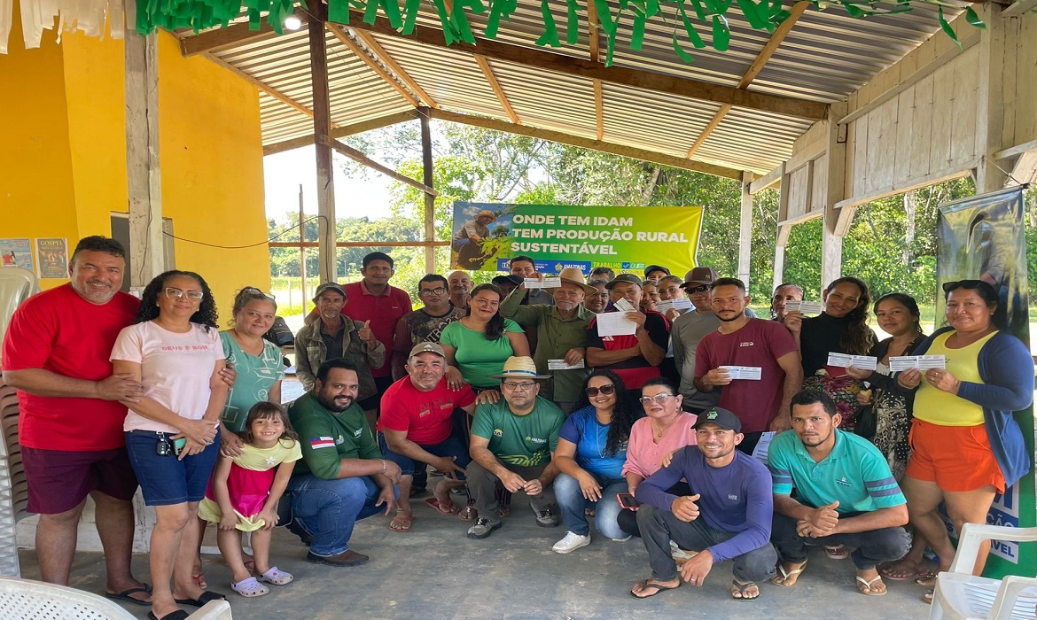 Iniciativa amplia acesso da agricultura familiar a crédito rural, políticas públicas e benefícios sociais.