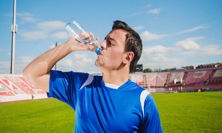 Recursos tecnológicos e acompanhamento nutricional ganham protagonismo na Copa do Mundo, reforçando os cuidados com a saúde e a recuperação dos jogadores.