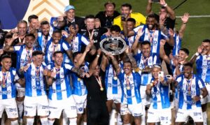 O sonho do hexa sofre um golpe, mas a fé no Mangueirão lotado permanece intacta para o jogo de volta.