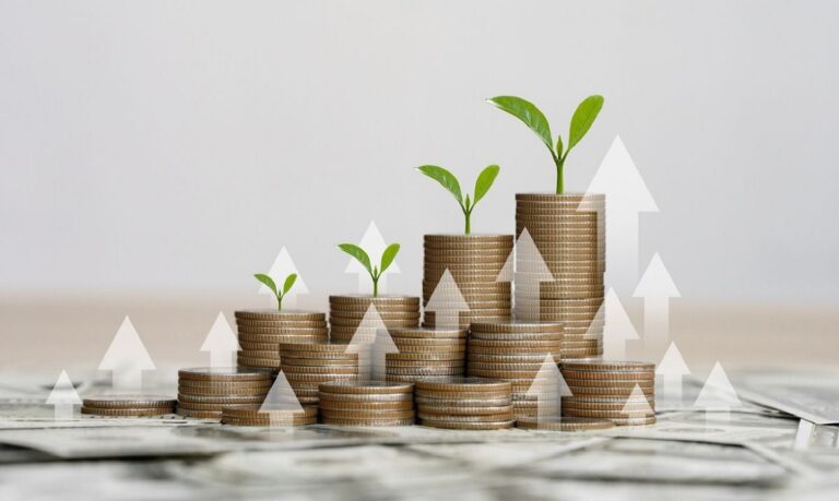 Com investimentos em educação digital e inovação, o Cooperativismo de Crédito reduz barreiras e impulsiona a inclusão financeira em diferentes regiões.