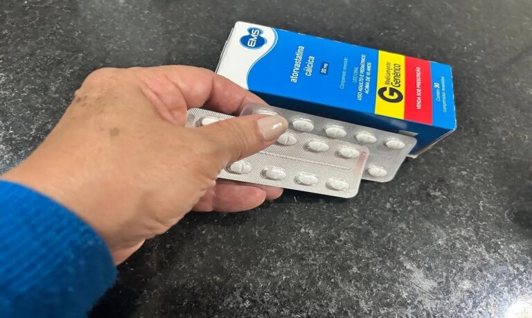 Acompanhamento próximo ajuda a reduzir riscos e promover o uso racional de medicamentos.