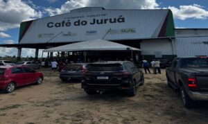 Cooperativistas Amazonenses participaram de uma visita técnica ao Complexo Industrial de Café do Juruá, administrado pela CooperCafé.