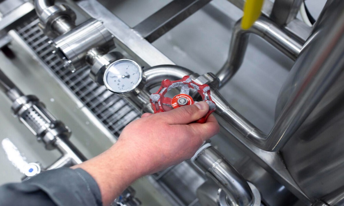 Investir em eficiência energética contribui para o equilíbrio das despesas, fortalece os pequenos negócios e incentiva práticas mais sustentáveis.