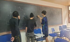 Estudantes do 8º e 9º ano do ensino fundamental e do ensino médio podem participar da seleção.