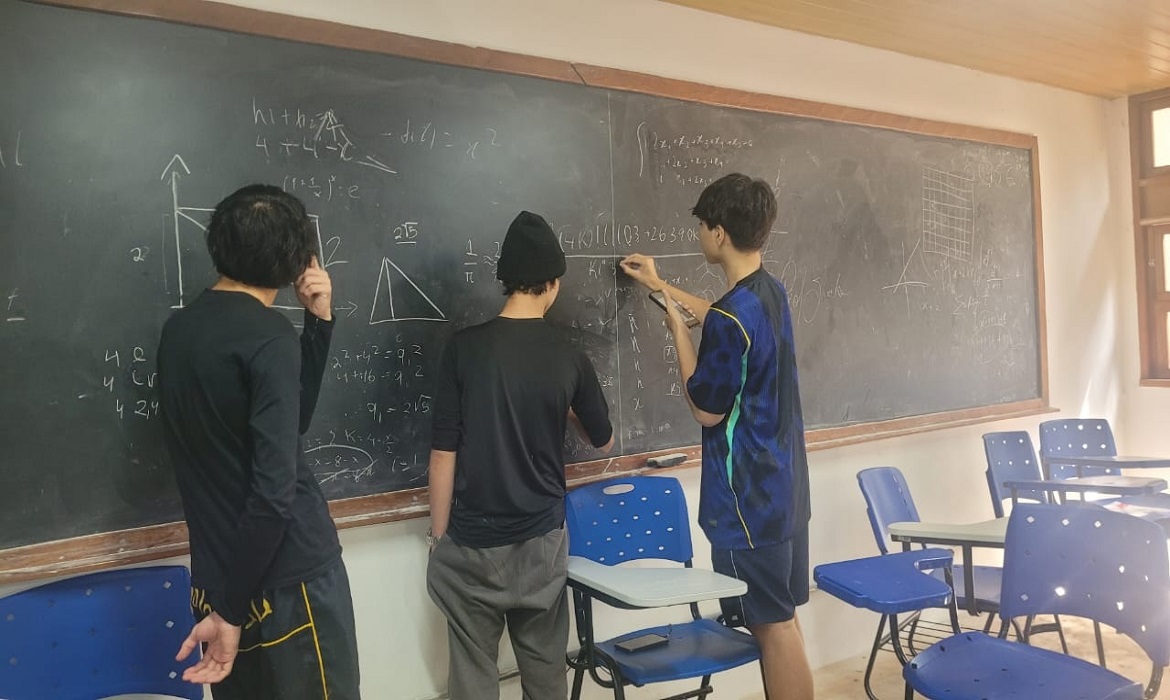 Estudantes do 8º e 9º ano do ensino fundamental e do ensino médio podem participar da seleção.
