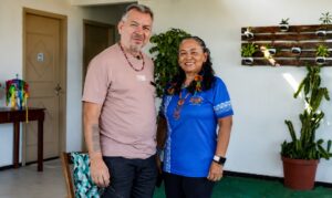 Pousada combina cultura local, hospitalidade familiar e valorização da floresta para atrair visitantes.