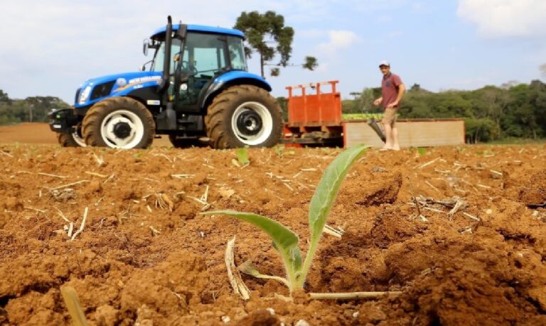 A medida reforça a transparência nas operações de crédito rural e amplia a proteção aos agricultores durante as negociações.