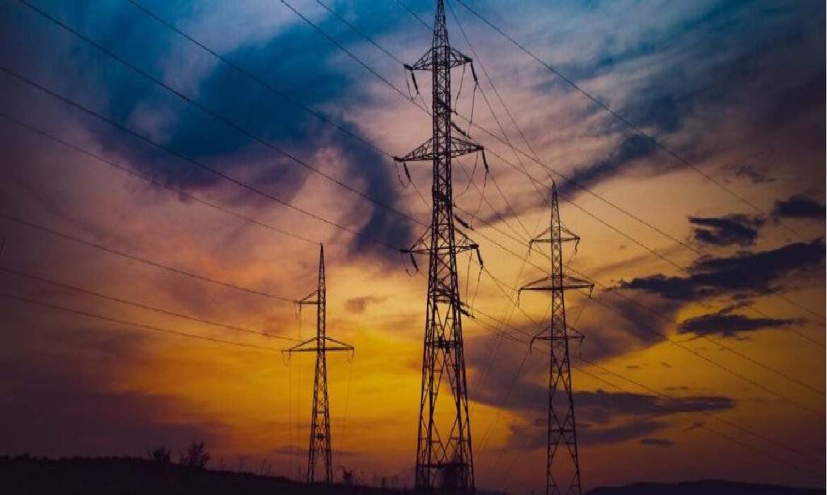Autonomia a poucos passos: Entenda como a migração para o ambiente livre, simplificada por novas regras da CCEE, pode reduzir despesas energéticas em até 20%.
