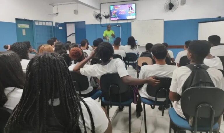 Guia de Candidaturas sugere políticas públicas a presidenciáveis e candidatos aos governos estaduais para modernizar o ensino público.