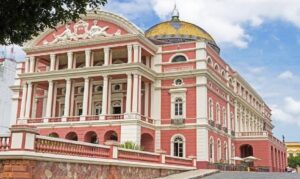 “Brasilidades” valoriza a produção musical do Amazonas no palco histórico do Teatro Amazonas.