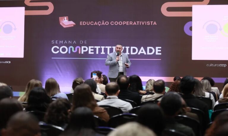 Cultura e tecnologia - A união entre dados, inteligência artificial e valores cooperativistas orienta uma transformação digital mais humana.