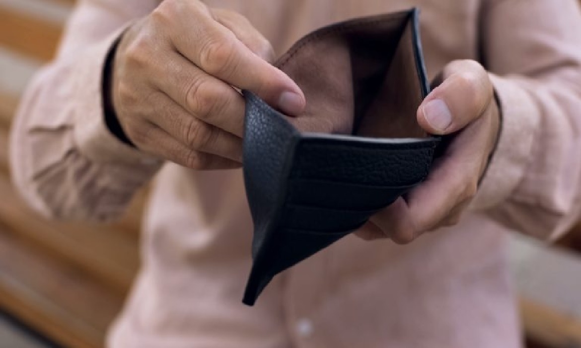 Medida veda a autorização por ligação telefônica, aplicativo ou meio eletrônico, prevendo sanções severas para instituições financeiras que descumprirem as regras.