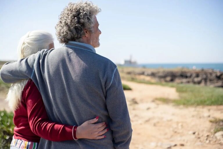 Autonomia, lazer e busca por descanso impulsionam viagens solo e novas escolhas de destinos.