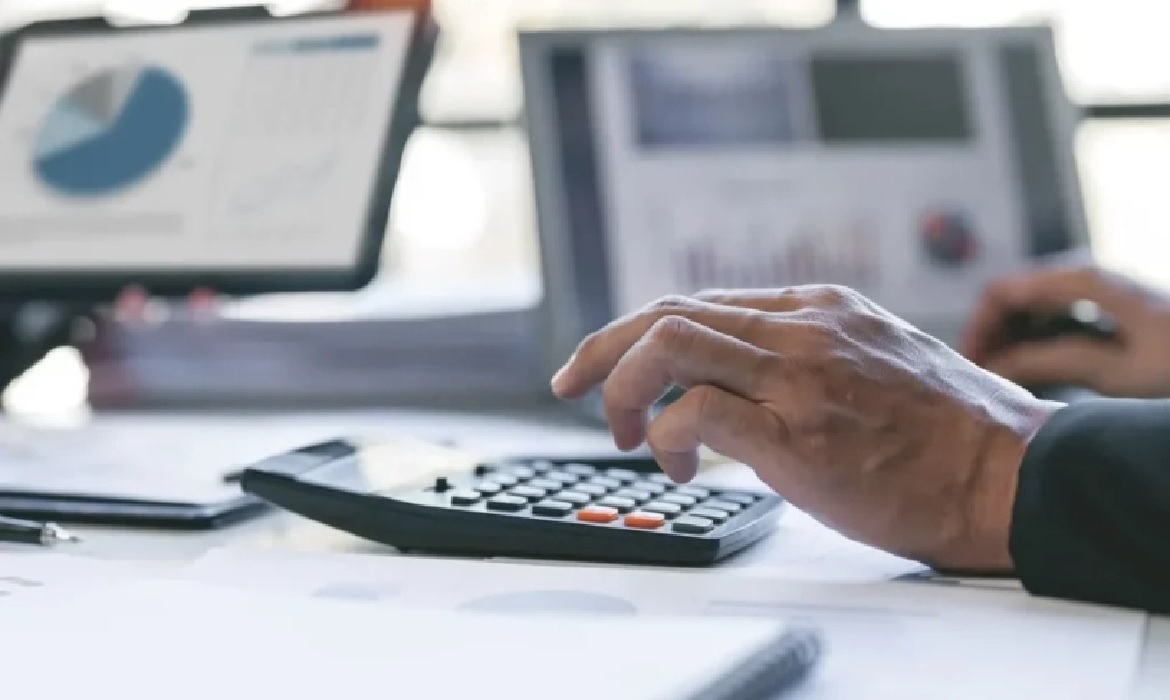 Novo teto de faturamento poderá chegar a R$ 110 mil em 2027 e R$ 140 mil em 2028.