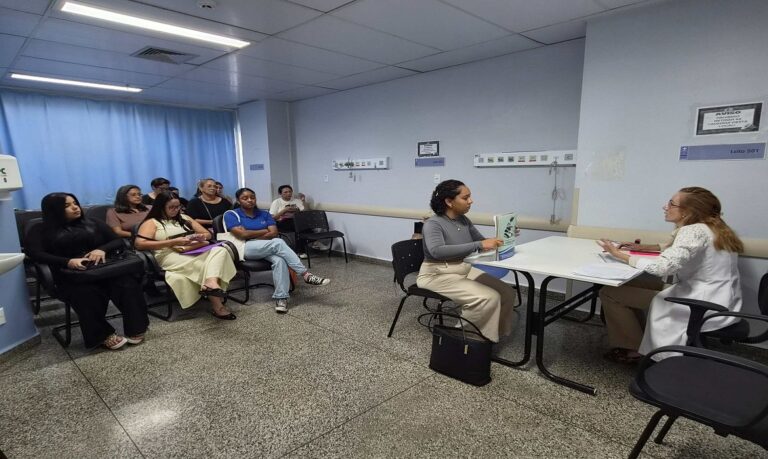 HUGV-Ufam realiza jornada cirúrgica com 12 pacientes e promove ações educativas e exames voltados à saúde da mulher durante o Outubro Rosa.